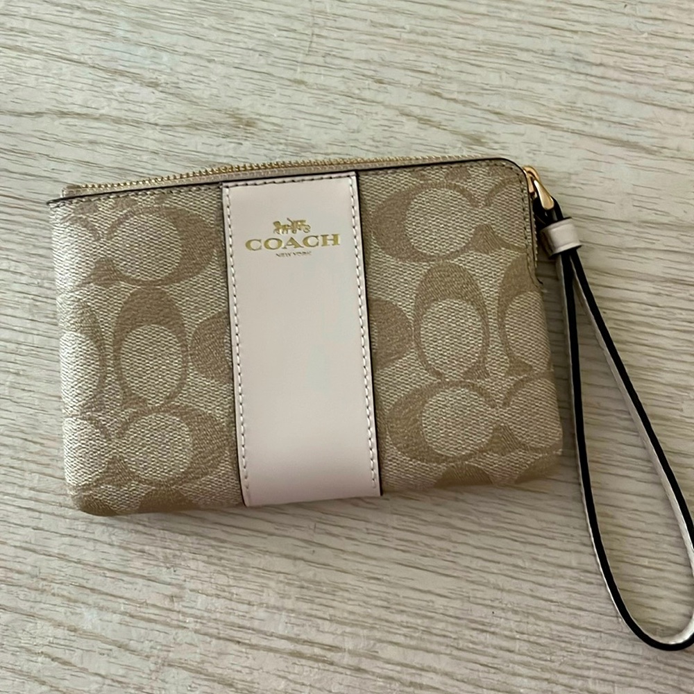 Coach wristlet, new with tags
